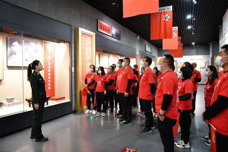 1619330824473076.jpg 參觀紅軍長征勝利紀(jì)念館 (1)_副本.jpg