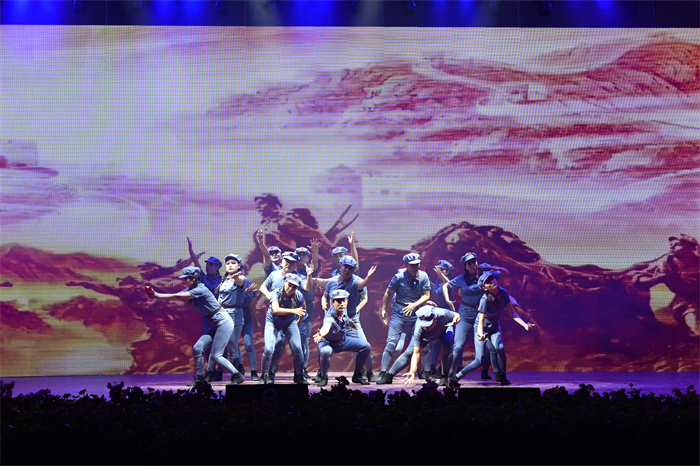 1624871222580337.jpg 15-1高揚(yáng)的旗幟.jpg