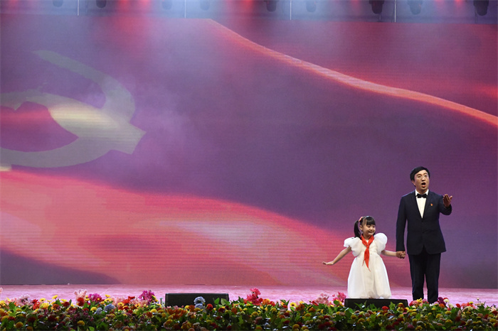 1624871231845136.jpg 15-2高揚(yáng)的旗幟.jpg